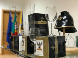 52281335_2138717936171964_7926354267797979136_n-300x225 Bombeiros de Pinhel celebram parceria com Adega Cooperativa de Pinhel