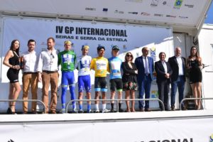 57088122_2851345858225514_6910386776200708096_n-300x200 Edwin Ávila (Israel Cycling Academy) venceu em Pinhel no Grande Prémio Beiras e Serra da Estrela