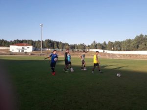 69444680_10218230747072331_579626022941491200_n-300x225 Juniores do SC Celoricense iniciaram trabalhos