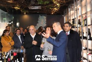 78904070_2588754894571978_1781707624434106368_o-300x204 Inauguração da loja da Rota dos Vinhos da Beira Interior integrada nas IX Jornadas de Enoturismo