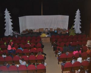 Conto-de-Natal-2-1-300x239 Crianças em ambiente natalício em Mangualde