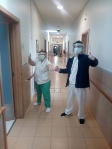 91473791_291546171834965_398002752325681152_o-225x300 ISCMFA recebe viseiras de proteção para UCC