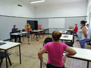 96581891_3111880685501532_6572102327195402240_o-300x225 Nelas: Salas com equipamentos informáticos para alunos que precisem