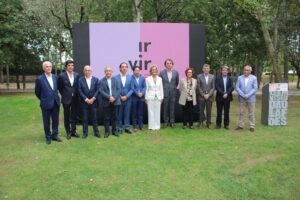 243736117_1043468166398553_2765770170797911667_n-1-300x200 Projeto-Piloto de Transporte Flexível a Pedido Ir e Vir apresentado pela CIM Viseu Dão Lafões