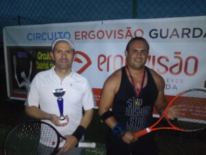 torneio-principal-o-Paulo-Sousa-do-Sabugal-venceu-o-Telmo-Bravo-de-Viseu-por-2-a-1-300x225 Paulo Sousa (Sabugal) e Tiago Martins (Belmonte) vencem no Torneio Amizade 2022