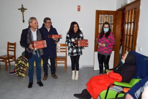 322115937_720875352675714_4955148211511870817_n-300x200 Figueira de Castelo Rodrigo- Executivo Municipal visitou as IPSS do concelho em Dia de Reis