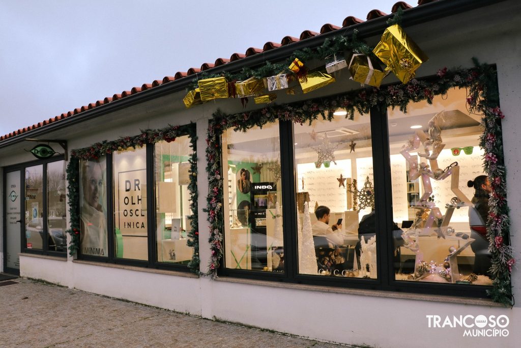 324551415_3418001188483775_8464451651276046373_n-1024x683 Atelier Dibaso vencedor do Concurso Montras de Natal 2022 em Trancoso