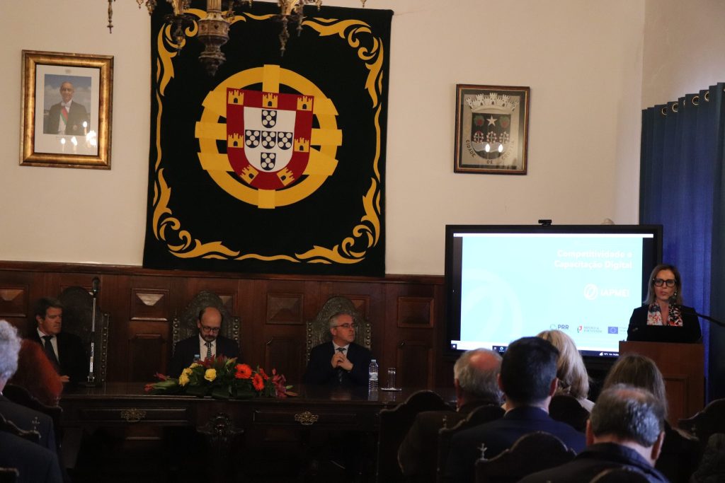 339568689_123274760646413_7412671921516654143_n-1024x683 Sessão Pública “Resultados e Apoios ao Comércio da Serra da Estrela”