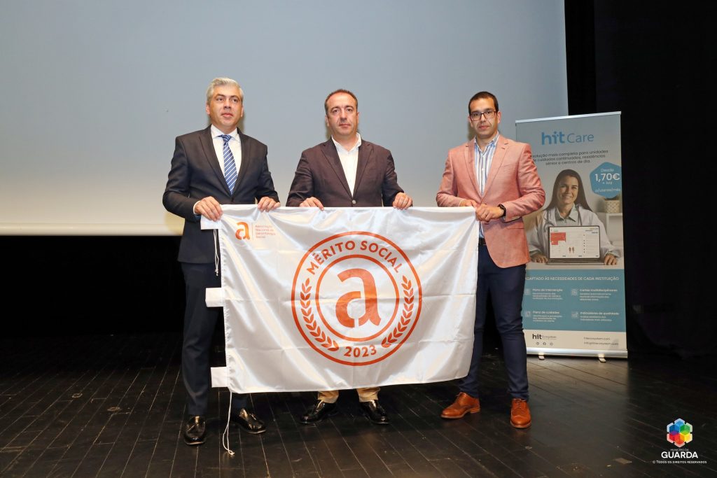 19_web_logo_465A9083-1024x683 Guarda reconhecida com Bandeira de Mérito Social