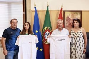 456243694_8359367117489908_4012694451331834543_n-300x200 Patinadora Leonor Saraiva e os seus pais recebida na Câmara de Figueira de Cast. Rodrigo