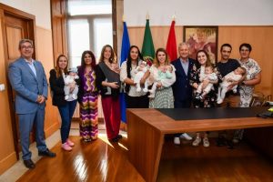 497861154_687064583965607_3135062791011660041_n-300x200 Figueira Cast.Rodrigo - Câmara reforça apoio a natalidade do concelho