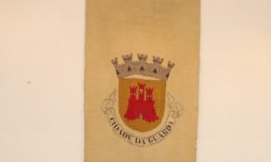 Captura-de-ecra_12-2-2026_214826_www.facebook.com_-300x180 Comunicado: Polícia Judiciária esteve na Biblioteca Municipal Eduardo Lourenço e na Câmara da Guarda