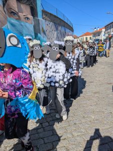 658058357_26974510778800383_5692338578820225234_n-225x300 Desfile da Primavera enche ruas de cor e alegria em Fornos de Algodres