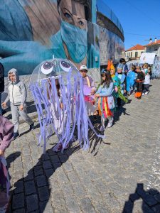 661141818_26974483092136485_5592220181317395368_n-225x300 Desfile da Primavera enche ruas de cor e alegria em Fornos de Algodres