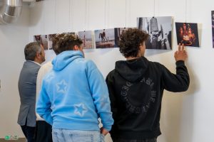 659640894_1385897453564282_930616660417785153_n-300x200 Exposição “Essência do Quotidiano” de Marta Menano na Biblioteca Municipal Maria Teresa Maia Gonzalez