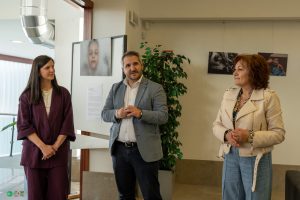 659958376_1385897600230934_2848301809760622755_n-300x200 Exposição “Essência do Quotidiano” de Marta Menano na Biblioteca Municipal Maria Teresa Maia Gonzalez