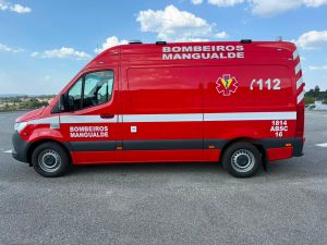 ambulancia-300x225 Município de Mangualde atribui 40 mil euros para aquisição de ambulância dos Bombeiros Voluntários
